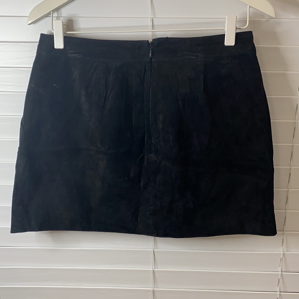 Skirt - Picture 2 of 3
